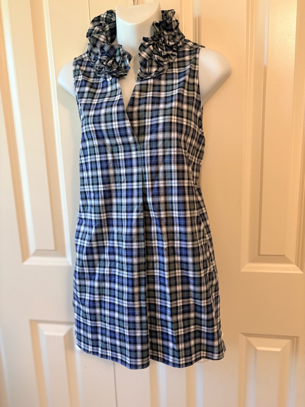 Ladies Plaid Ruffle Collar Sleeveless top - Blue & White, size L - Picture 3 of 5